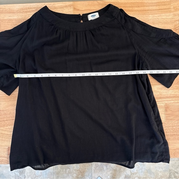 Old Navy Women’s Black Cold Shoulder Short Sleeve Top Size M - Picture 5 of 8